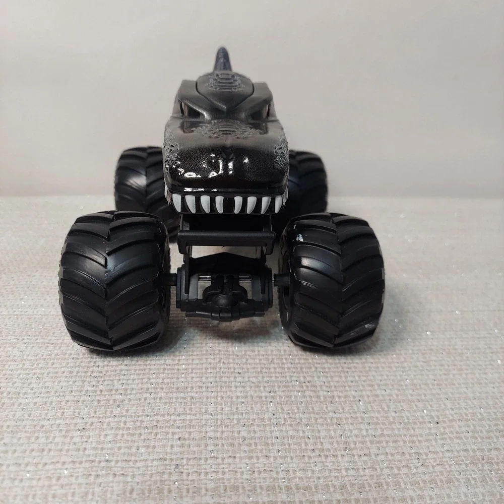 Hot Wheels Monster Trucks Mega-Wrex 1:24‎ Scale Die-Cast Dinosaur Mattel 2016